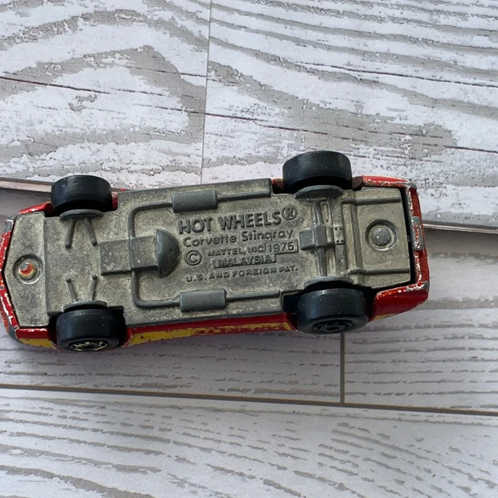 Vintage 1975 Hot Wheels Corvette Stingray Red Diecast Car‎ Malaysia 1/64 Scale